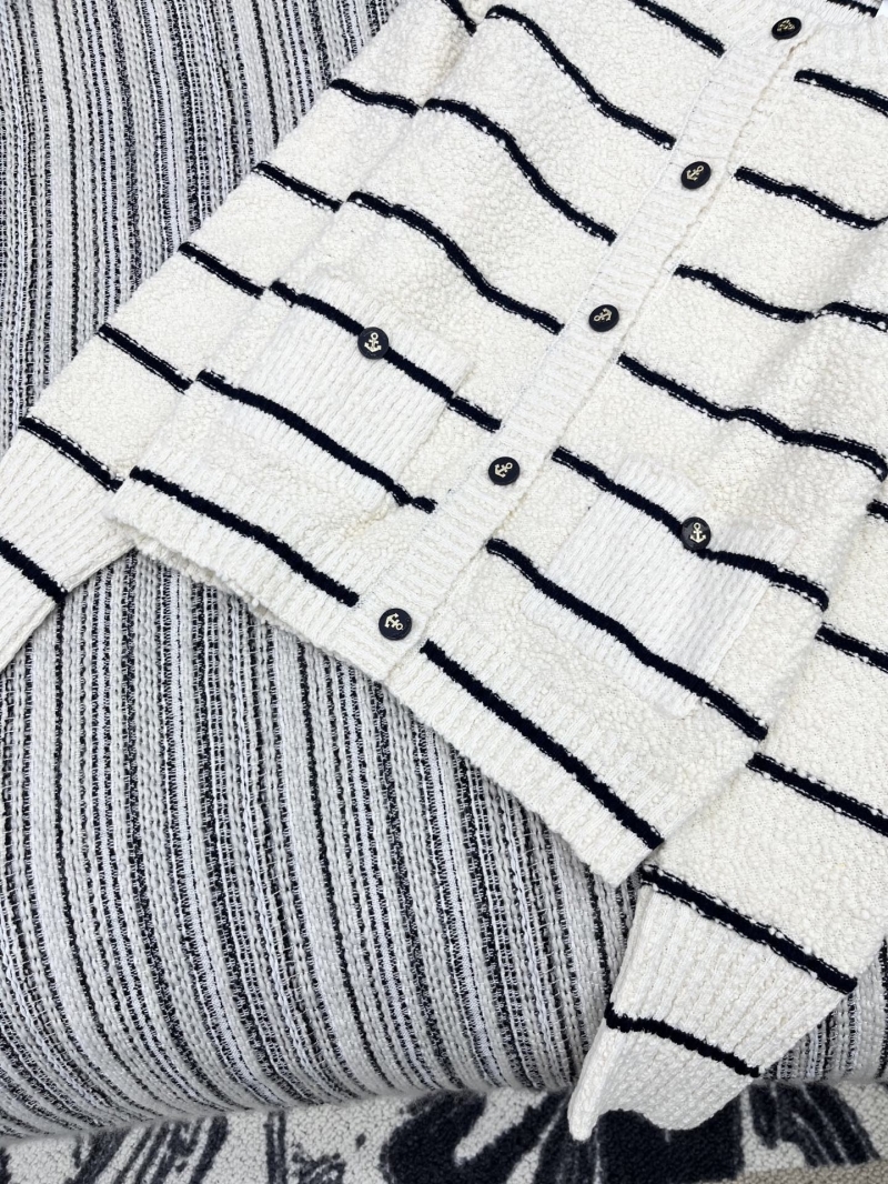 chr1st1an D10r sweaters